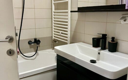 Hruševečka ulica, novogradnja, stan sa balkonom, prodaja