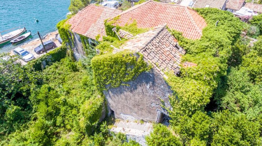 Dubrovnik, okolica, veliko imanje za renoviranje i dogradnju, prvi red, prodaja, Investa Vero