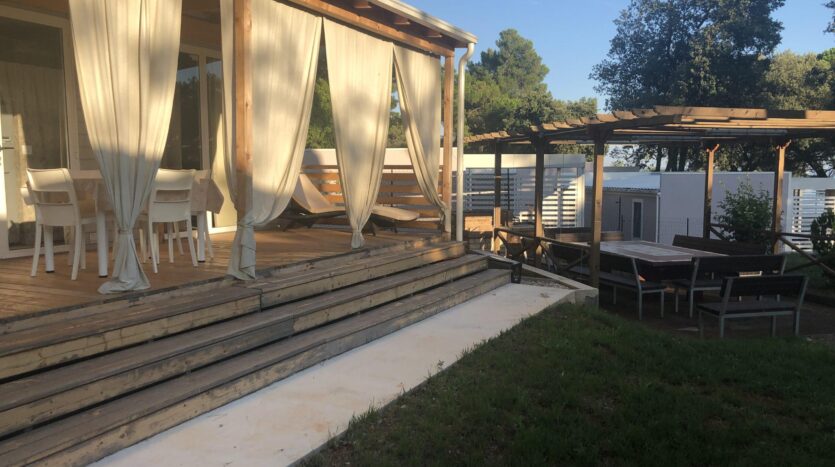 Hrvatska, Istra, kamp, prvi red, direktno do plaže, prodaja