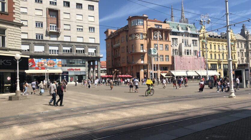 Zagreb, centar, ulična zgrada, prodaja