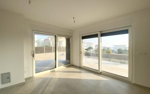 Novalja – Gaj, prodaja, peterosoban stan, vrt, parking, prodaja