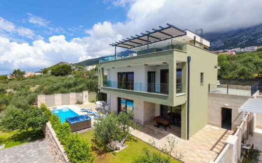 Makarska, namještena luksuzna vila sa bazenom, prodaja
