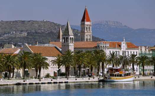 Trogir, građevinsko zemljište za skladište, prodaja