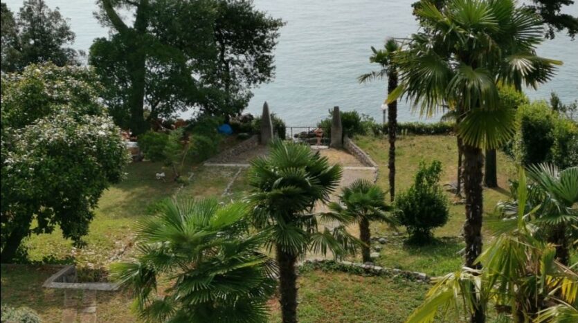 Opatija, luksuzan stan, 120m2, prvi red do mora, najam